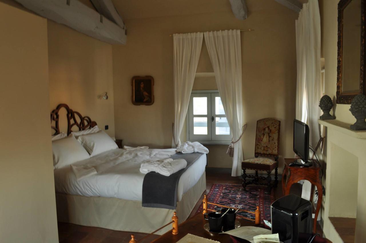 Antico Borgo Hotel Cuneo Szoba fotó